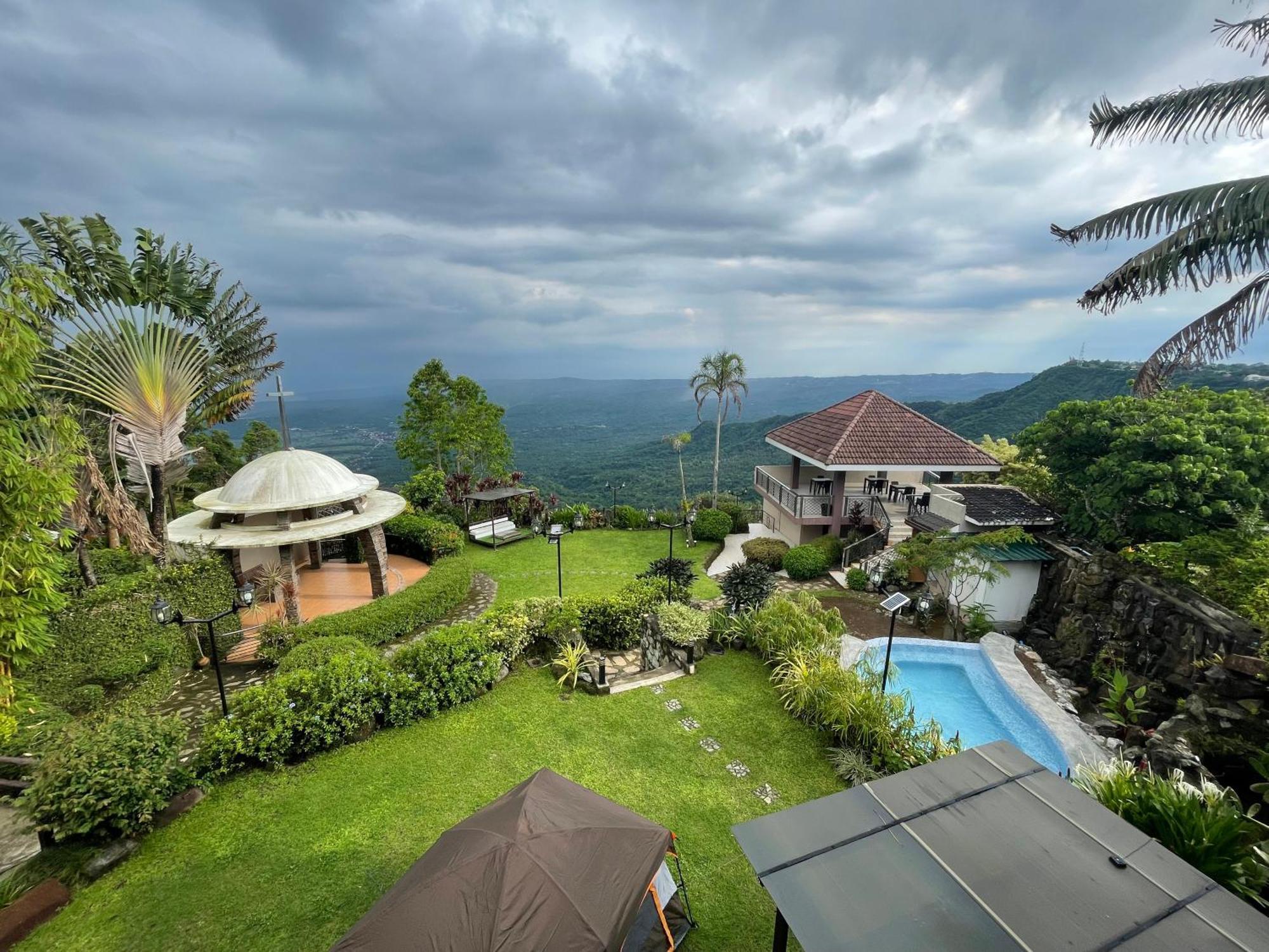 The Lakeview Suites Tagaytay City Exteriér fotografie