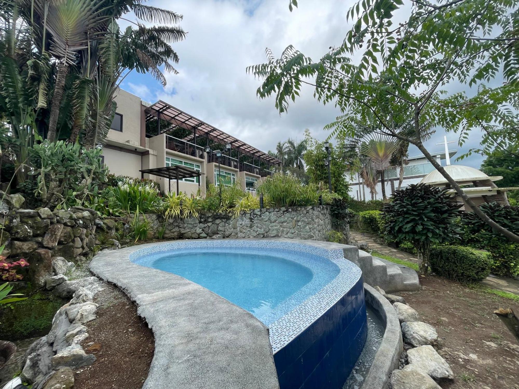 The Lakeview Suites Tagaytay City Exteriér fotografie
